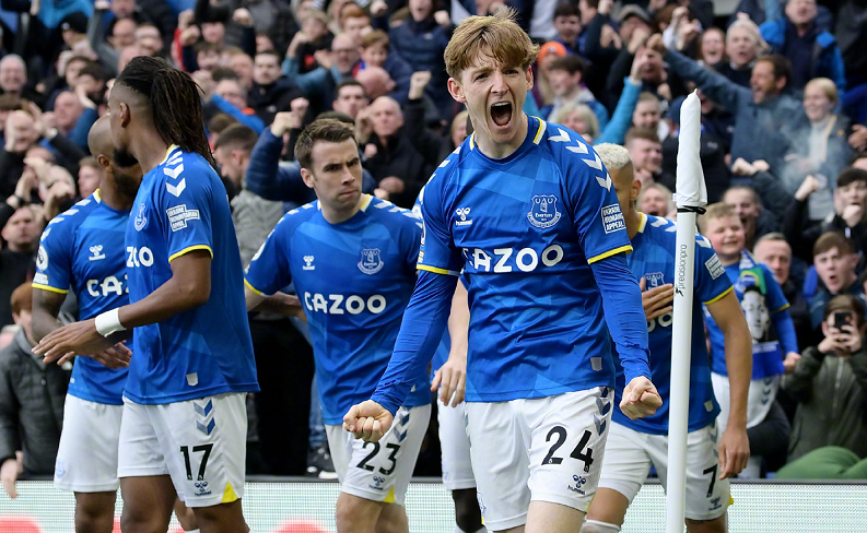 姆巴佩左腿肌肉不适缺席欧冠对阵曼城（姆巴佩因左腿肌肉不适无缘欧冠战曼城）