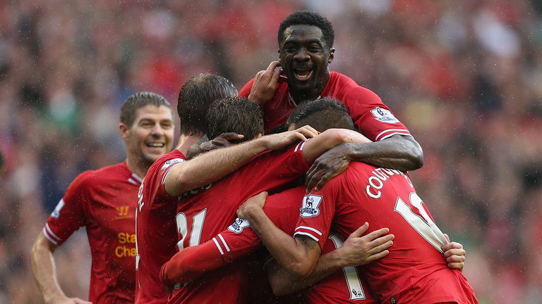 英超：曼城主场3-0完胜诺维奇（英超：曼城主场三球零封诺维奇）