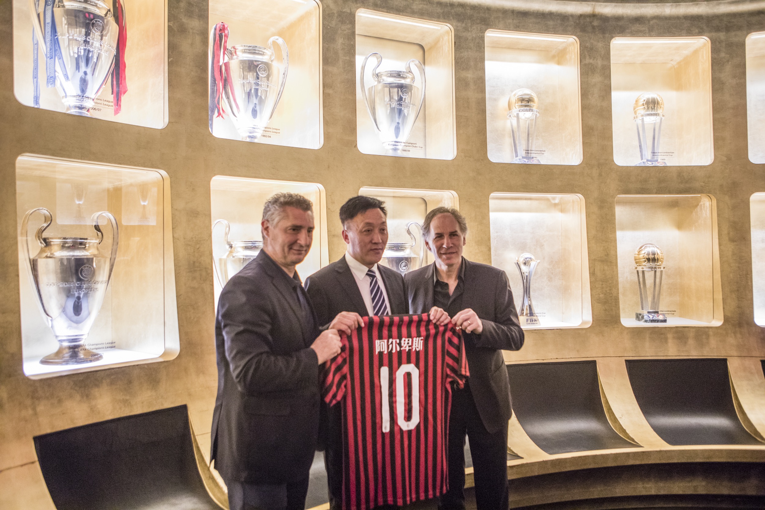 齐沃：两连败出现更衣室问题？我无需否认什么，足球总是如此（齐沃回应两连败与更衣室传闻：我不必否认，足球就是这样）