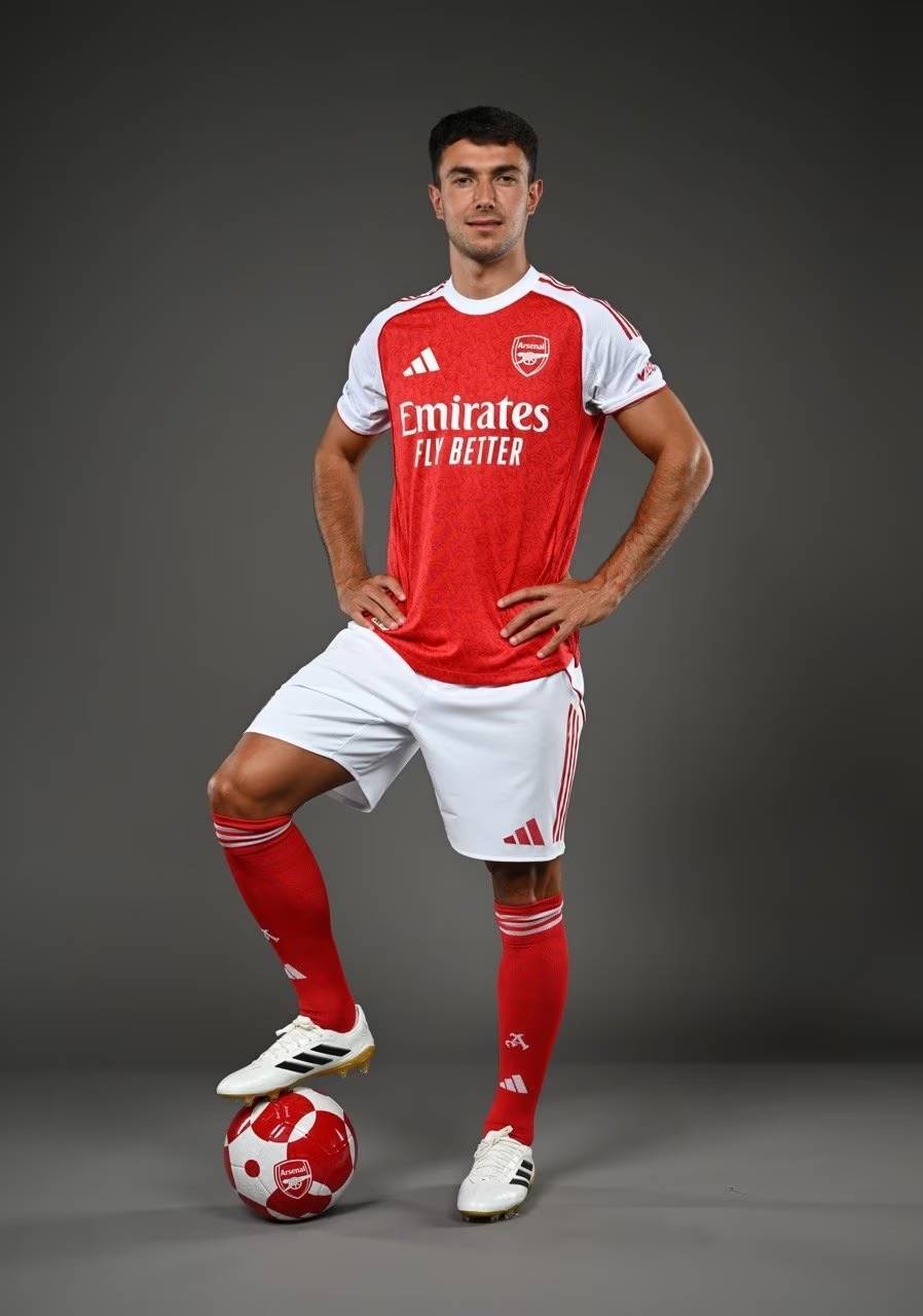 凯利这个被动，连着几次找霍伊伦最后还是没找到，（凯利过于被动，屡次寻霍伊伦仍无果）