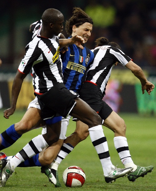 中甲历年射手榜：姆本扎28球创纪录，郜林、谭龙在列（中甲历届射手榜盘点：姆本扎28球刷新纪录，郜林与谭龙名列其中）