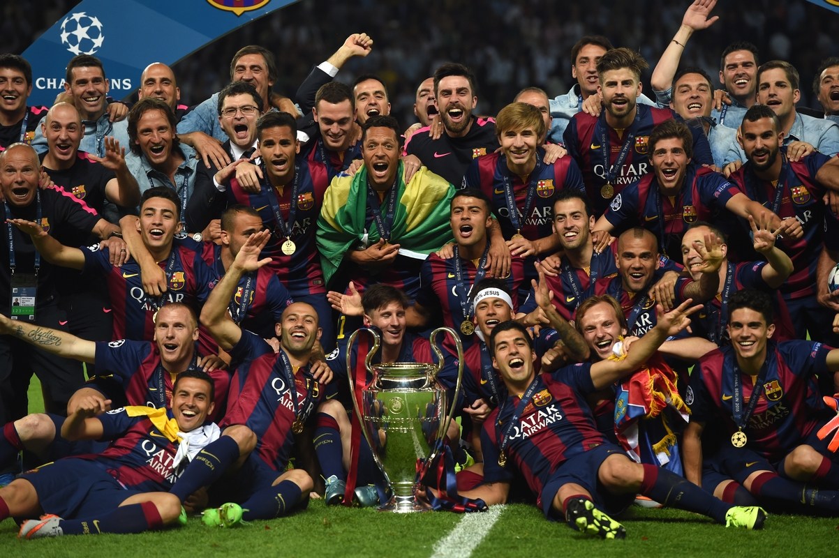 曼联4-1击败狼队，升至英超第六；米兰3-2战胜都灵，登顶积分榜。（曼联4-1胜狼队升至英超第六，米兰3-2力克都灵登上榜首）