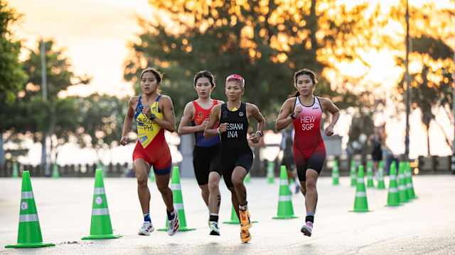 杜锋愣头青！杜润旺张文逸上场攻守全崩仍坚持用，真不打算弃用？（杜锋真倔？杜润旺、张文逸上场攻防拉跨仍被坚持使用，真不准备弃用吗？）